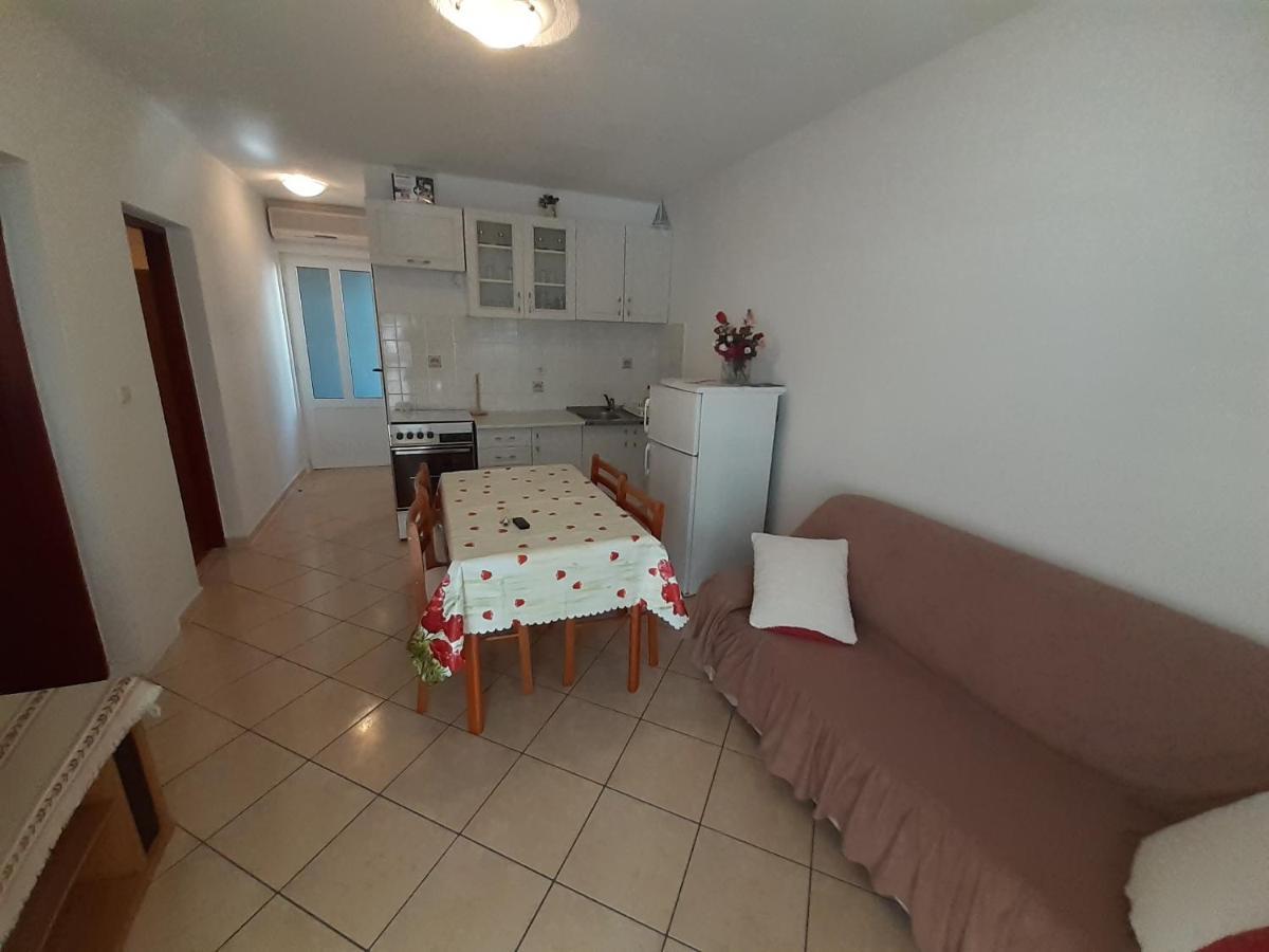 Apartments Slavica โบล ภายนอก รูปภาพ