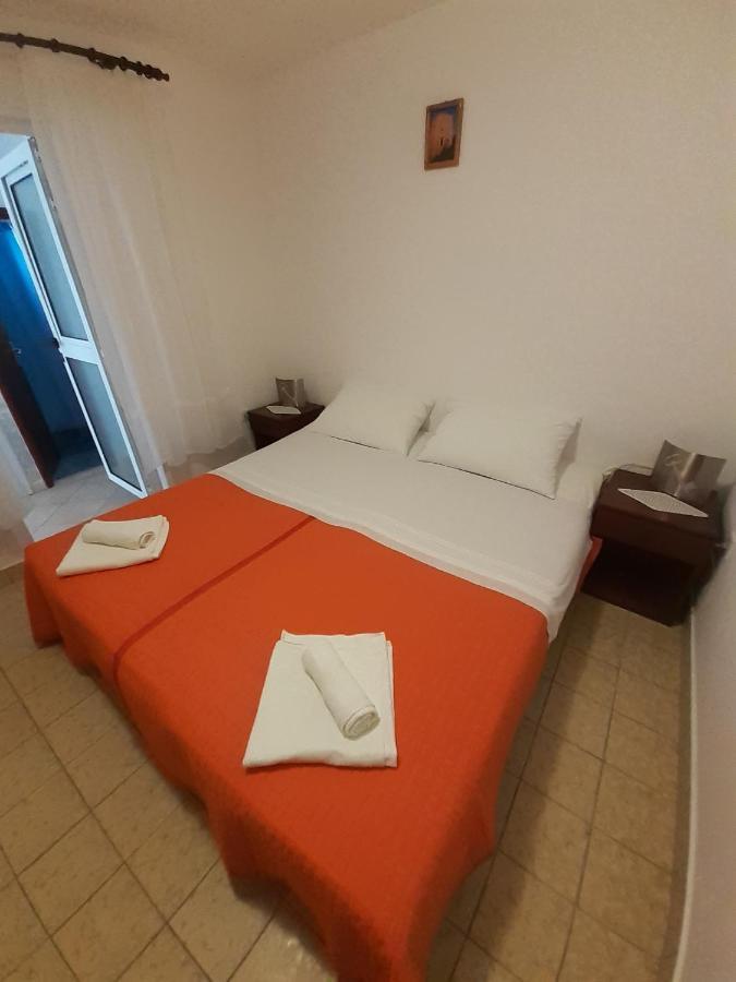 Apartments Slavica โบล ภายนอก รูปภาพ