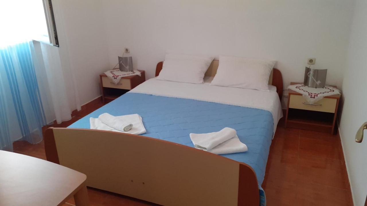 Apartments Slavica โบล ภายนอก รูปภาพ