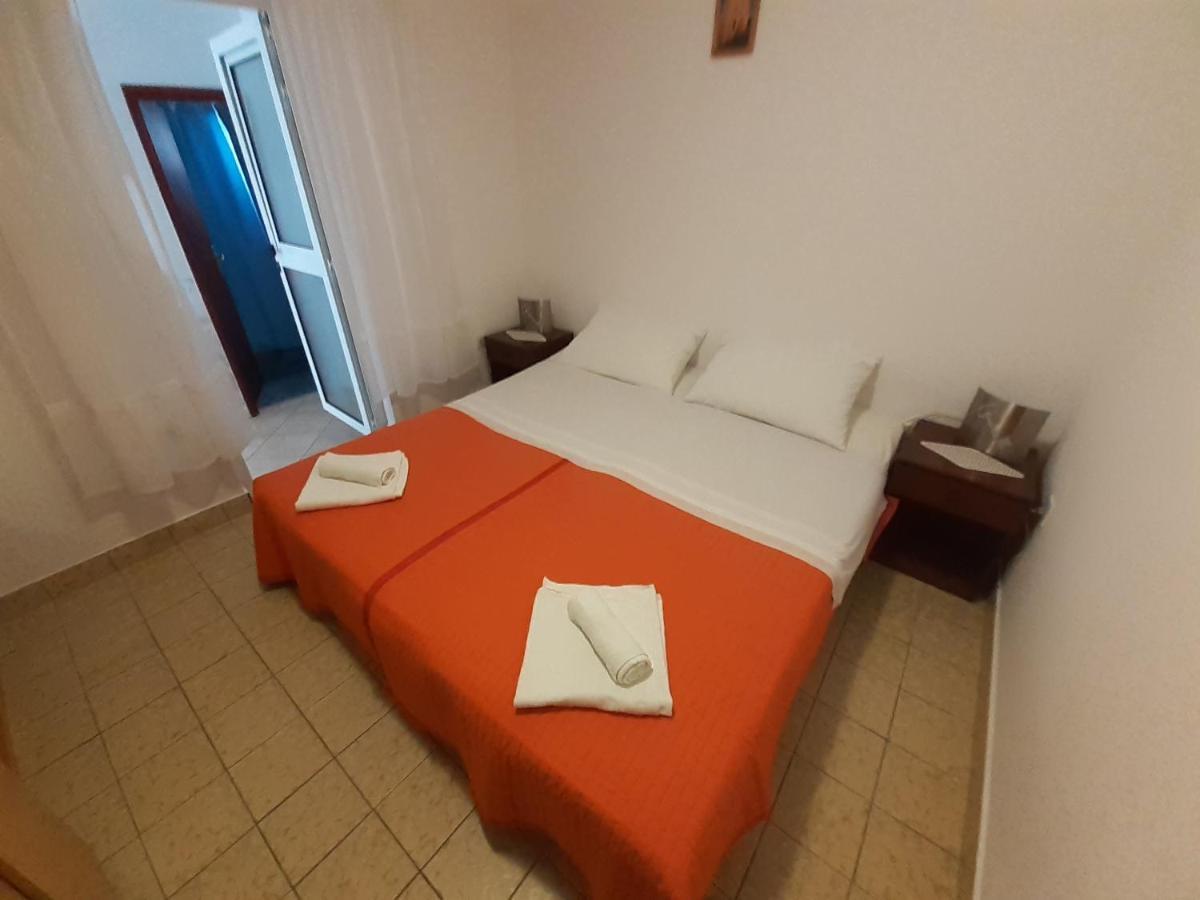 Apartments Slavica โบล ภายนอก รูปภาพ