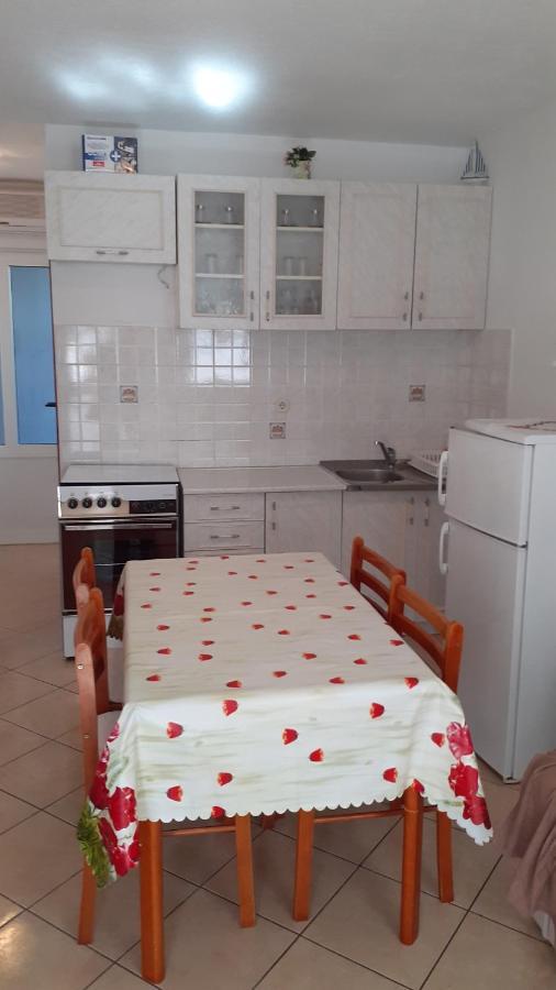 Apartments Slavica โบล ภายนอก รูปภาพ
