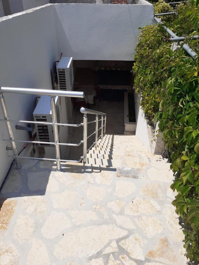Apartments Slavica โบล ภายนอก รูปภาพ