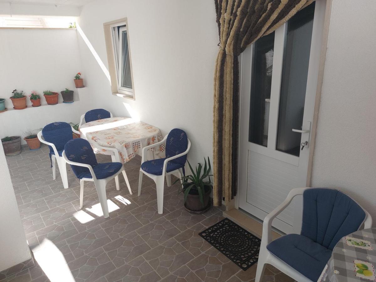 Apartments Slavica โบล ภายนอก รูปภาพ