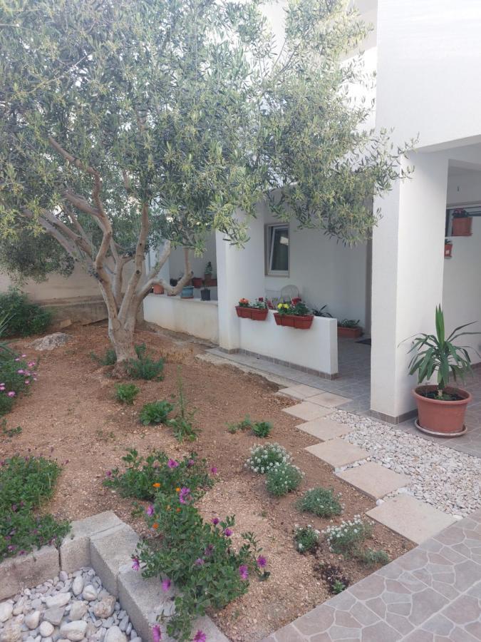Apartments Slavica โบล ภายนอก รูปภาพ